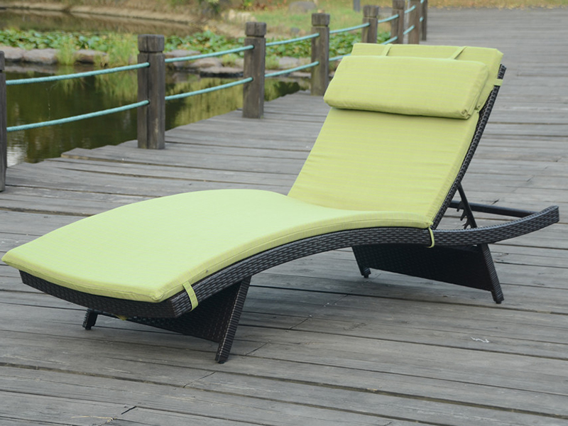 foldable rattan lounge with cushion, outdoor rattan furniture, rattan folding leisure bed YQ-RB-403A