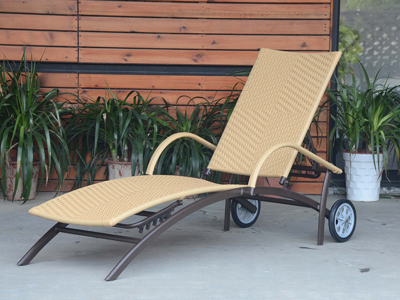 outdoor rattan lounge with two wheels, aluminum rattan weaving lounge, aluminum daybed, YQ-RB-404A