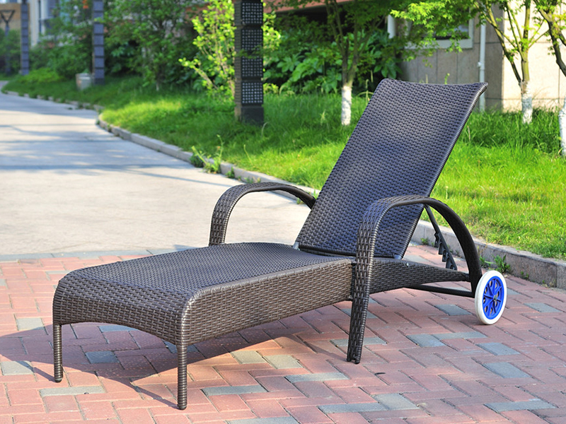rattan lounge with two wheels, outdoor rattan bed, rattan recliner chair YQ-RB-410