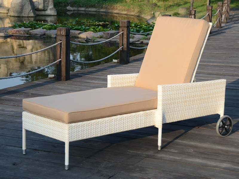 outdoor rattan lounge with two wheels, hand-woven rattan daybed, poolside rattan chair YQ-RB-426